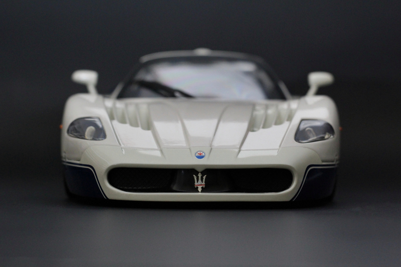 Illustration for article titled Maserati MC12 by Hot Wheels in 1:18